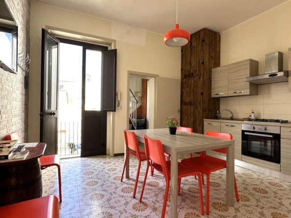 three-room apartment with terrace for sale in Syracuse