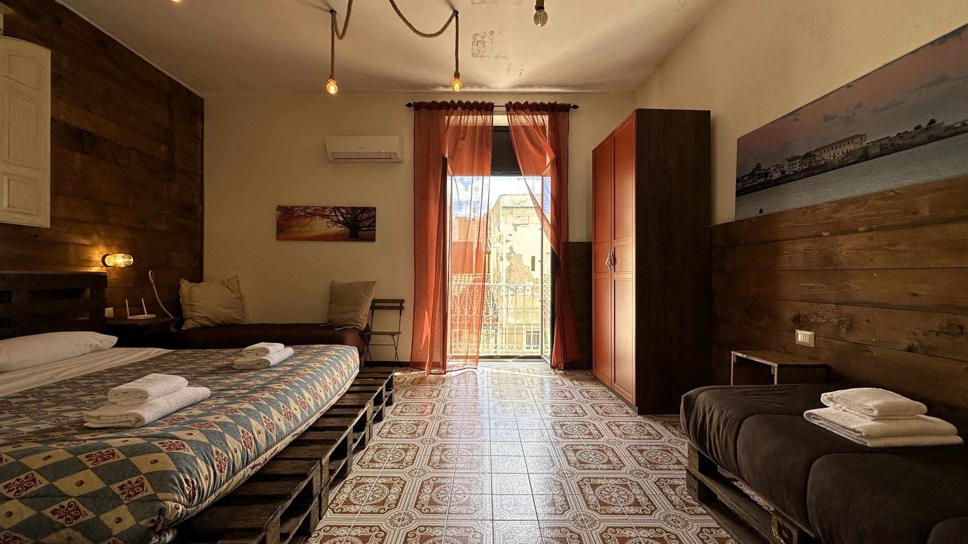 three-room apartment with terrace for sale in Syracuse