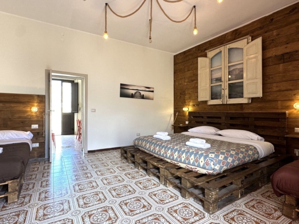 three-room apartment with terrace for sale in Syracuse