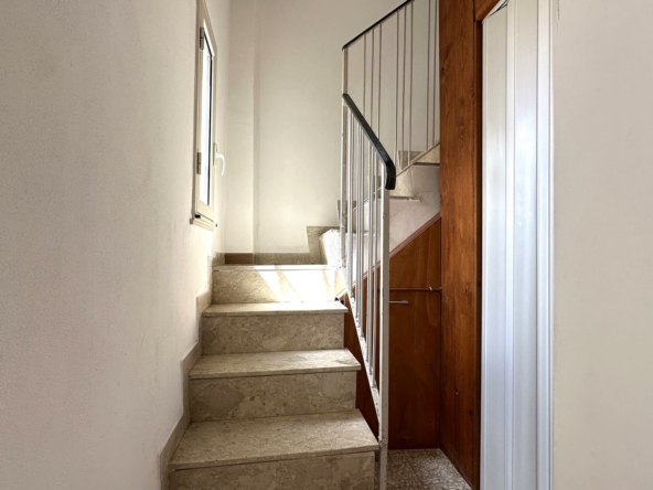 three-room apartment with terrace for sale in Syracuse