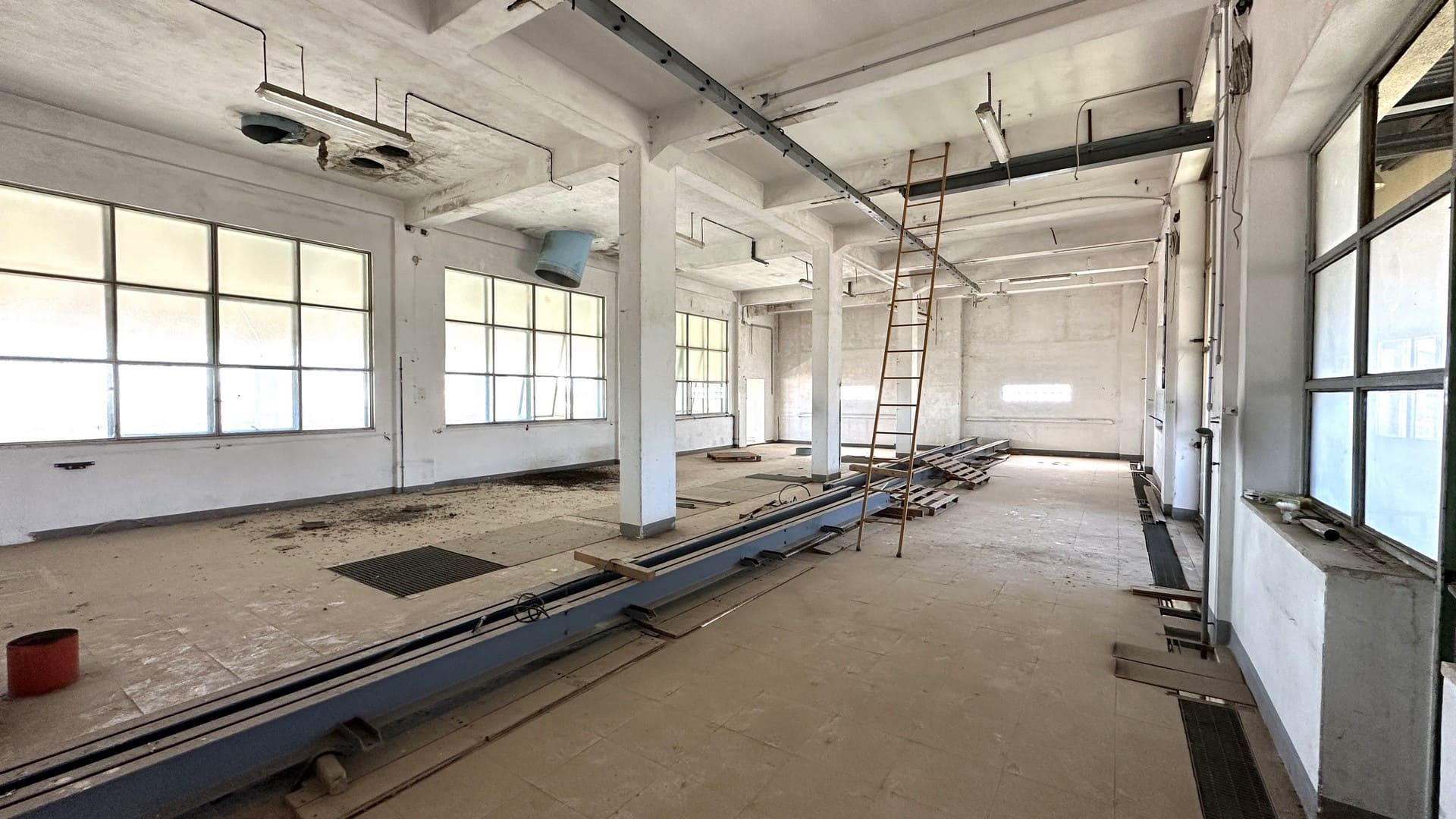 commercial building forsale sicily