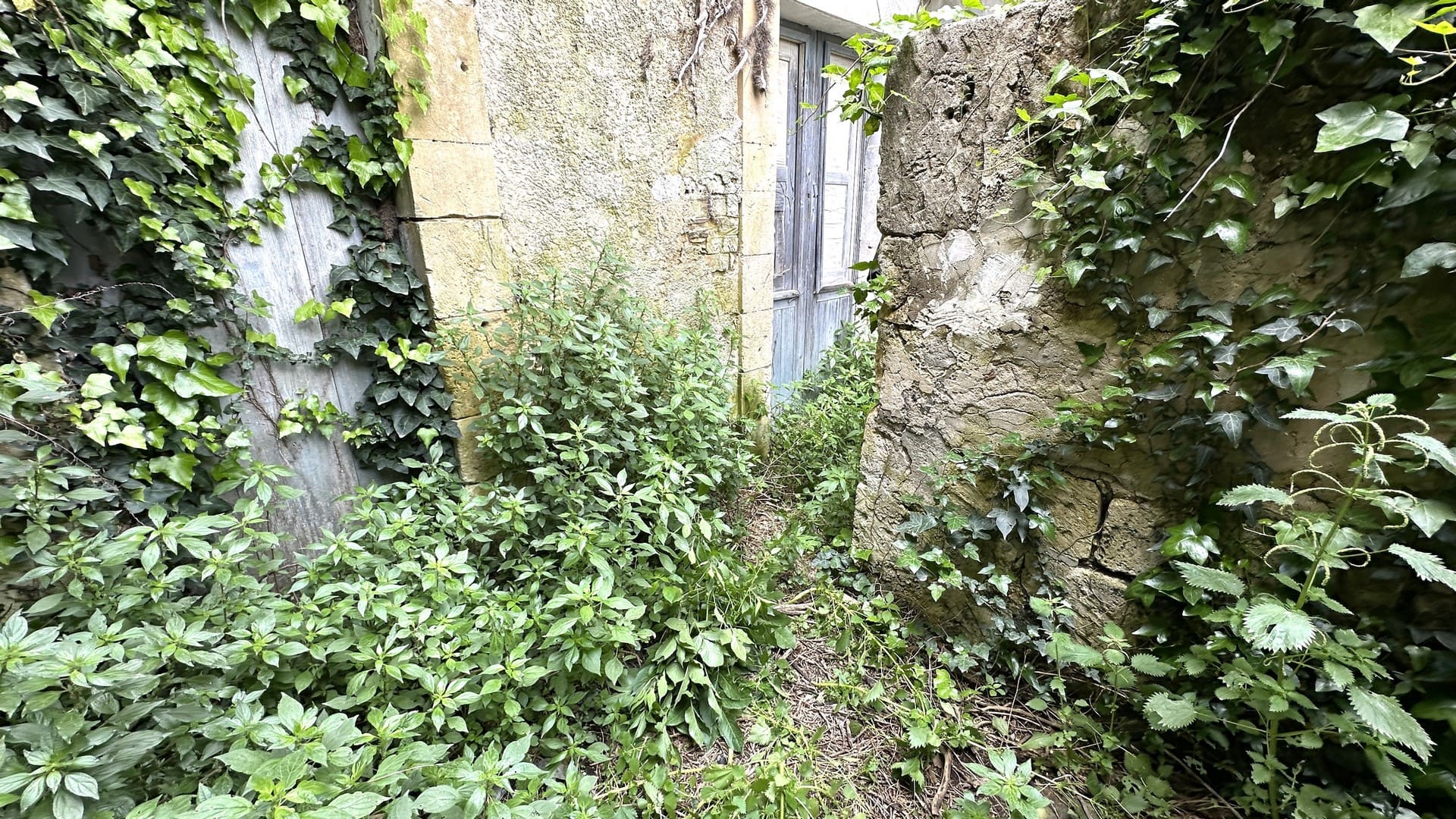 detached house with courtyard for sale palazzolo acreide sicily