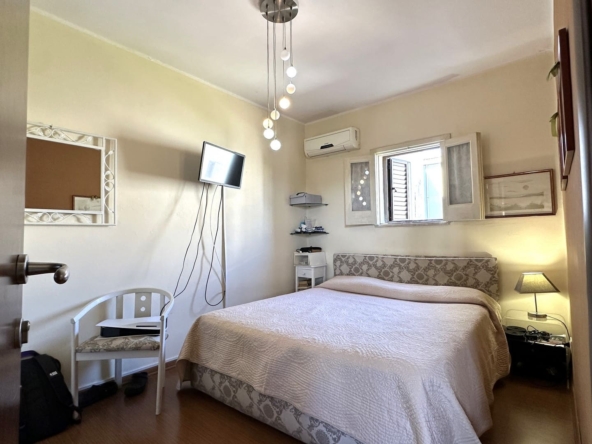 detached house with terrace forsale in the city centre of syracuse