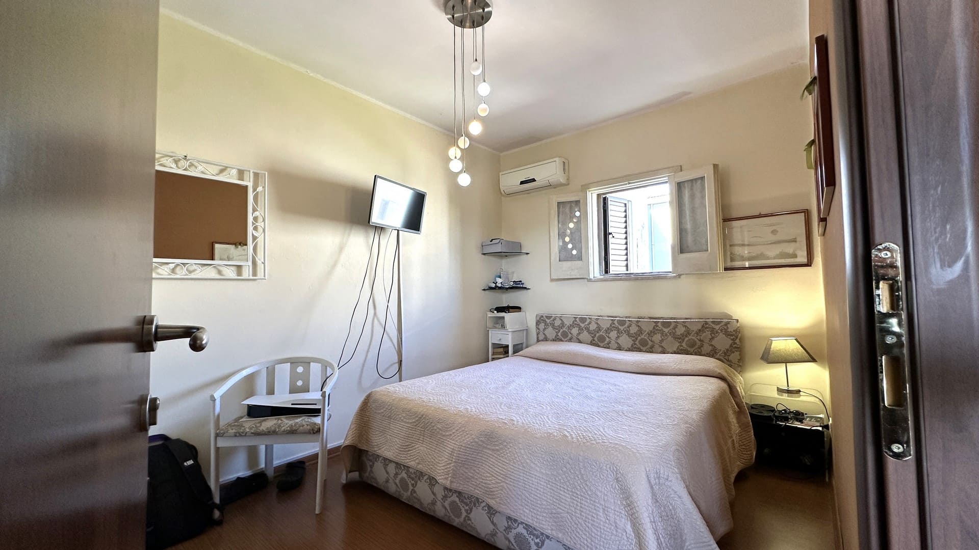detached house with terrace forsale in the city centre of syracuse