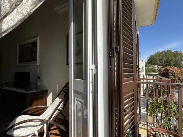 detached house with terrace forsale in the city centre of syracuse