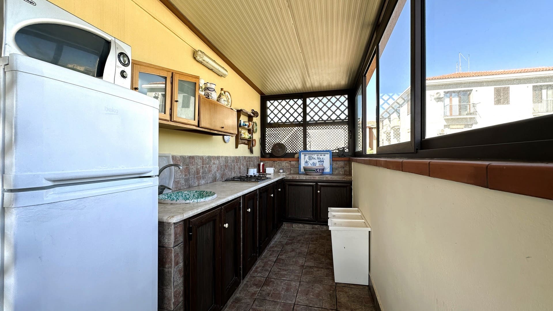 detached house with terrace forsale in the city centre of syracuse
