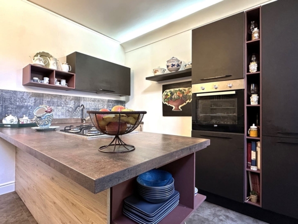 detached house with terrace forsale in the city centre of syracuse