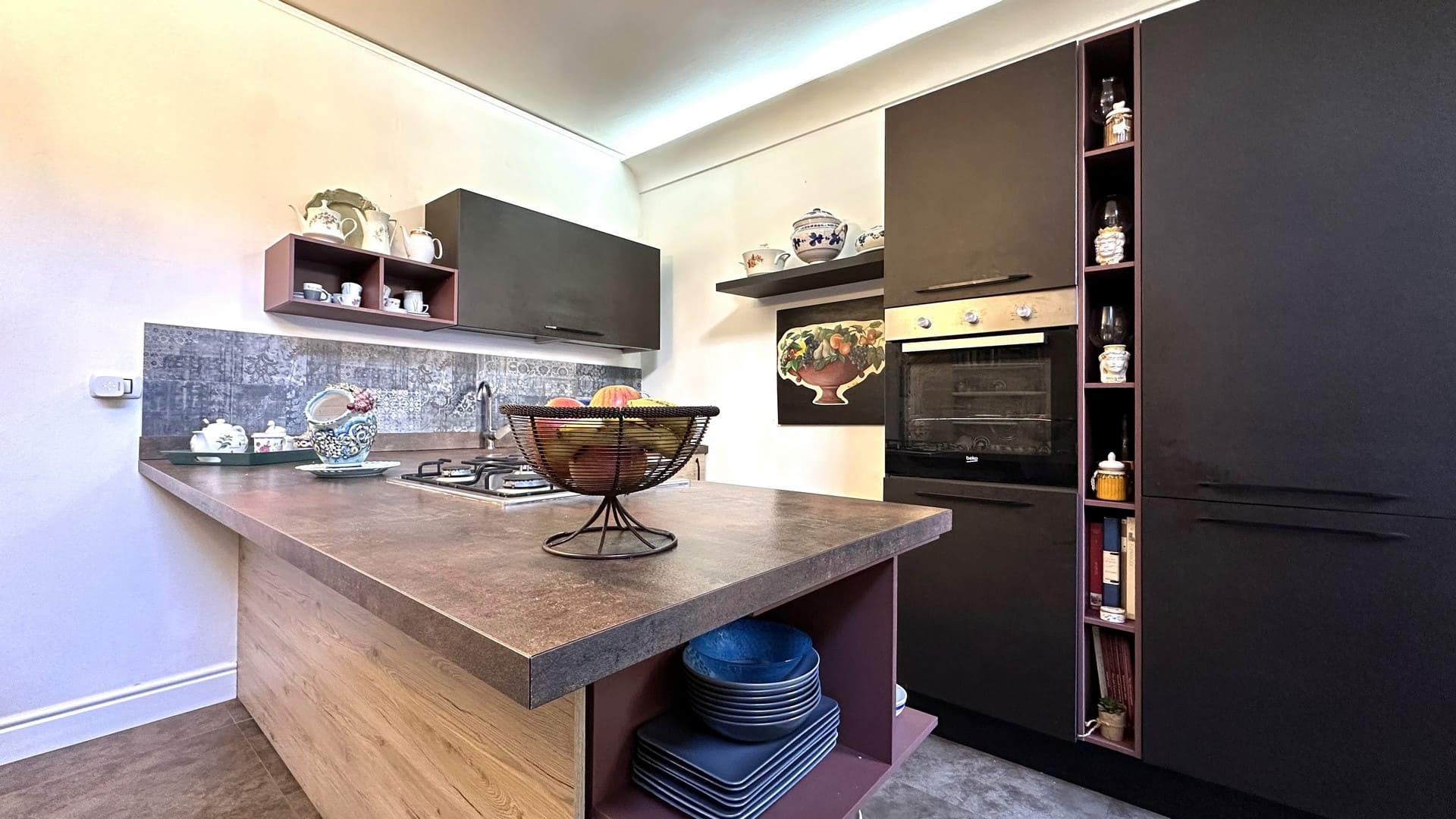 detached house with terrace forsale in the city centre of syracuse