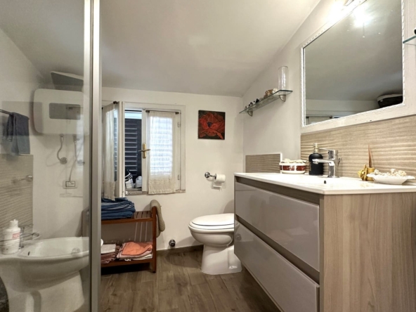detached house with terrace forsale in the city centre of syracuse