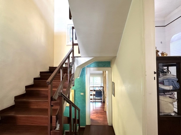 detached house with terrace forsale in the city centre of syracuse