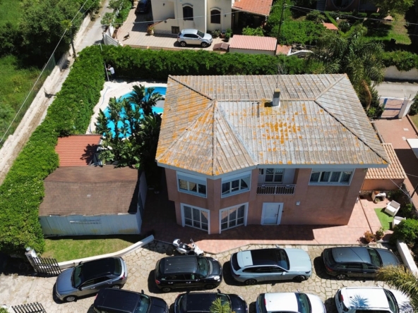 villa with swimming pool for sale syracuse sicily