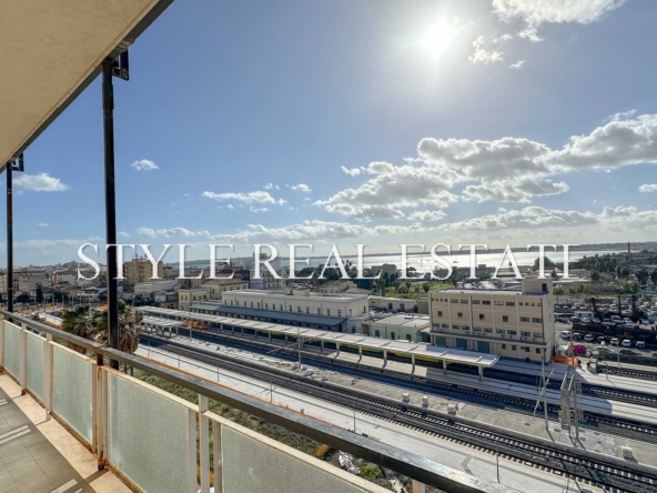 apartment 222m2 with sea view on via adda