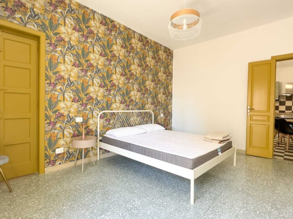Renovated apartment, 3 independent entrances and balconies in the Borgata area