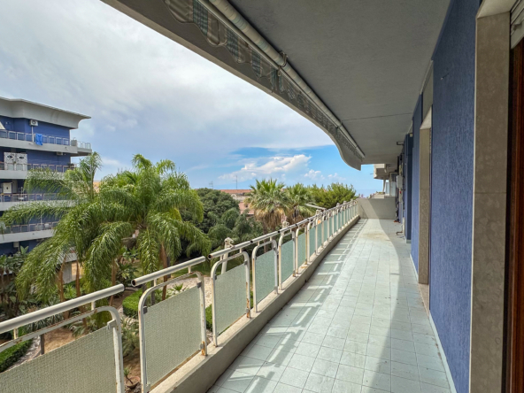 Apartment in Viale Scala Greca 341sqm – Building with Renovated Façade and Concierge – Syracuse