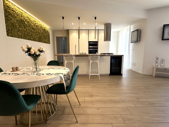 128 sqm renovated apartment with parking spaces for rent in Scala Greca, Syracuse